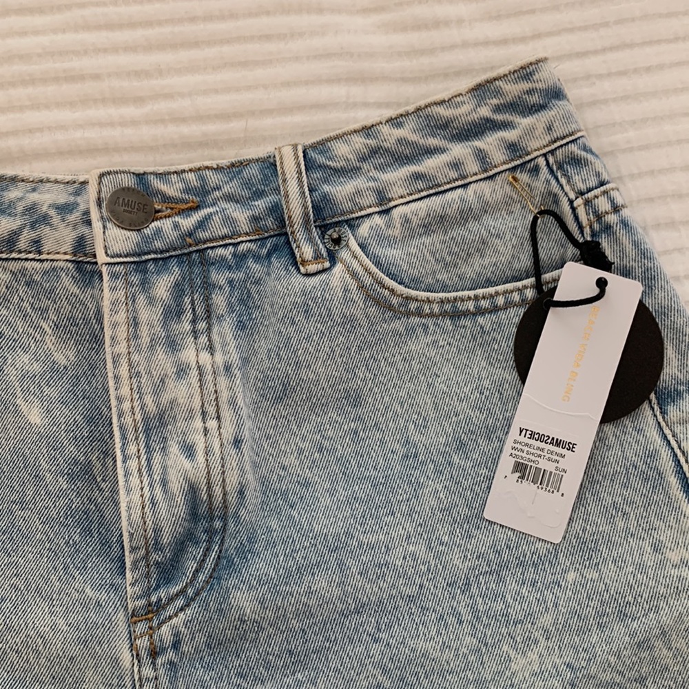 Amuse Society Shoreline Denim Shorts - Size 25 - Picture 3 of 8